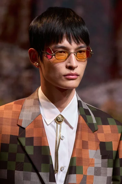 Look 97